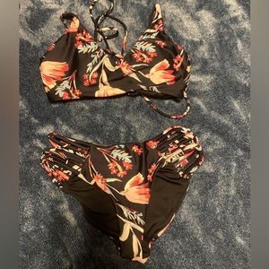 O’Neill bikini set-top and bottom size XS